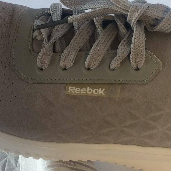 Reebok shoes - Picture 5 of 10